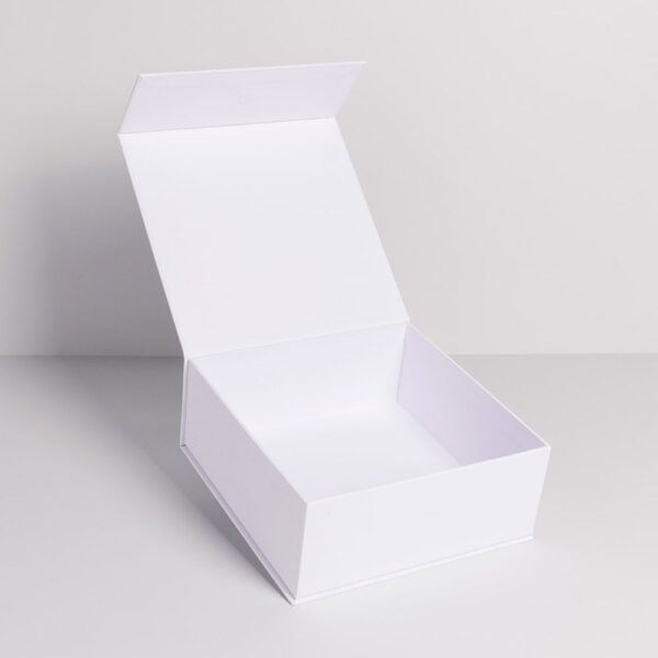 mıknatıslı beyaz mukavva kutu 20cm-20cm-8cm2