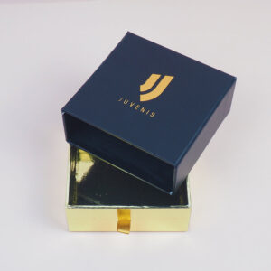 premium jewelry box with metallized paper5