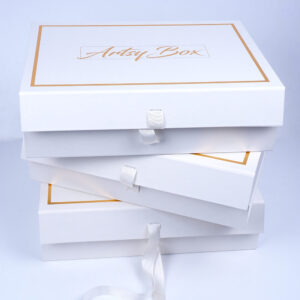 artsy box cardboard box with ribbon4