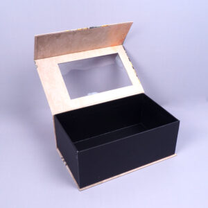 şeffaf pvcli mıknatıslı mukavva kutu modeli3
